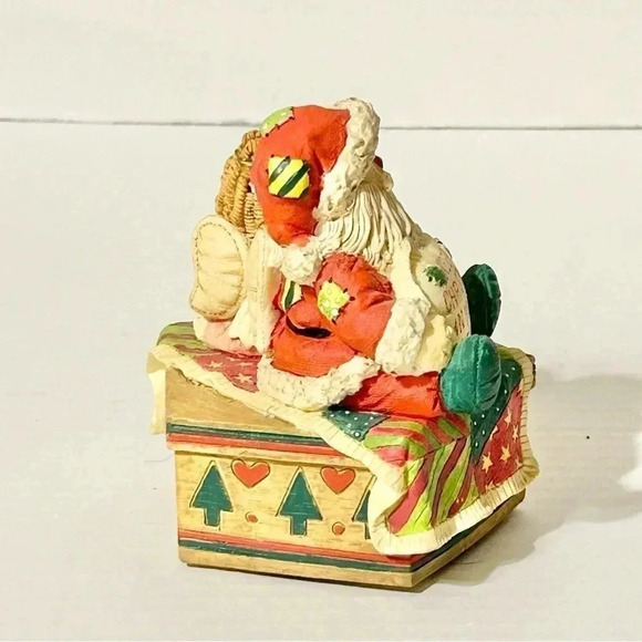 San Francisco Music Box Company Keep Christmas In Your Heart Santa & Girl Works - Picture 4 of 13